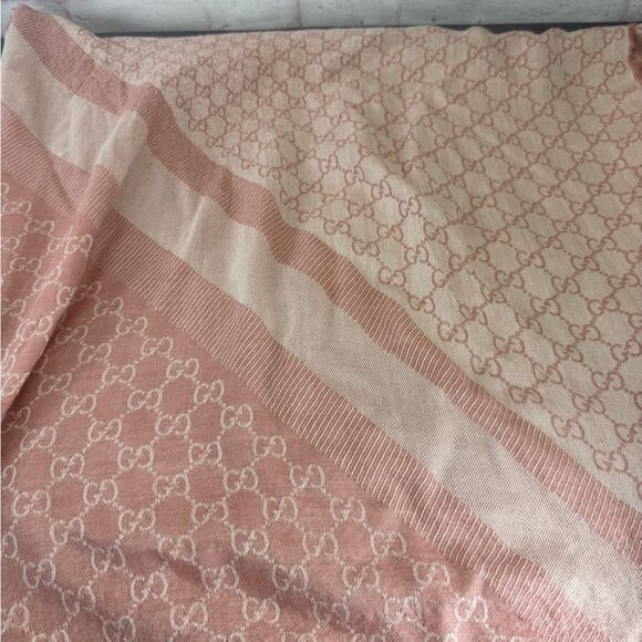 Gucci Guccissima XL Wool Fringe Scarf Pink - Picture 3 of 9
